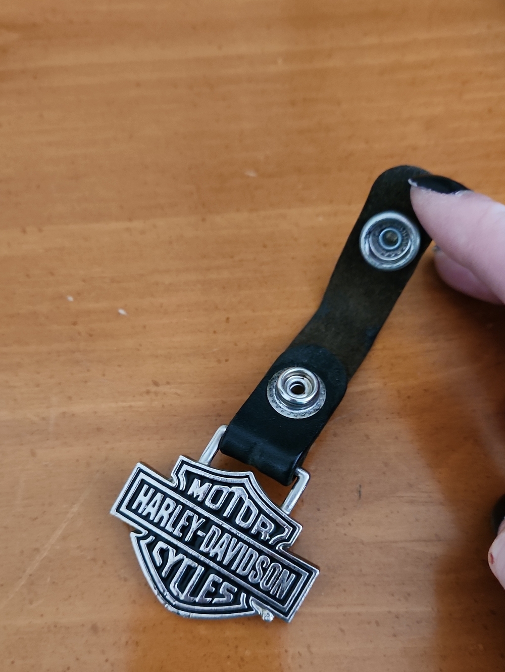 Harley-Davidson Black & Silver Logo Keychain/ Bottle Opener - Picture 3 of 5